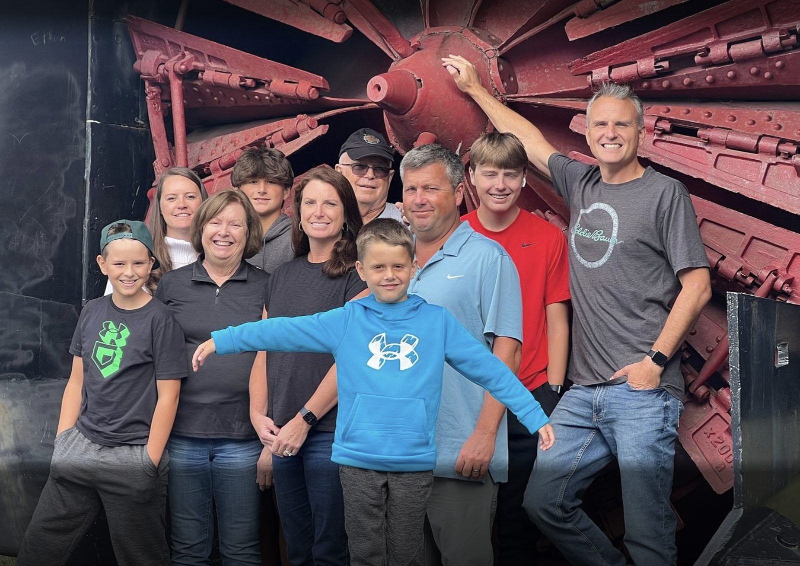 Family and friends travelling together, enjoying a Custom Alaska Day Tour and Portage Glacier